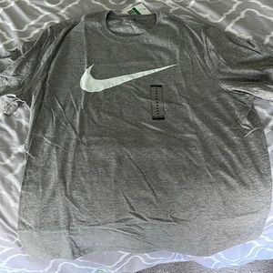 nike t-shirt
